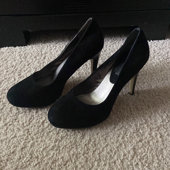 Banana Republic heels - Picture 4 of 12